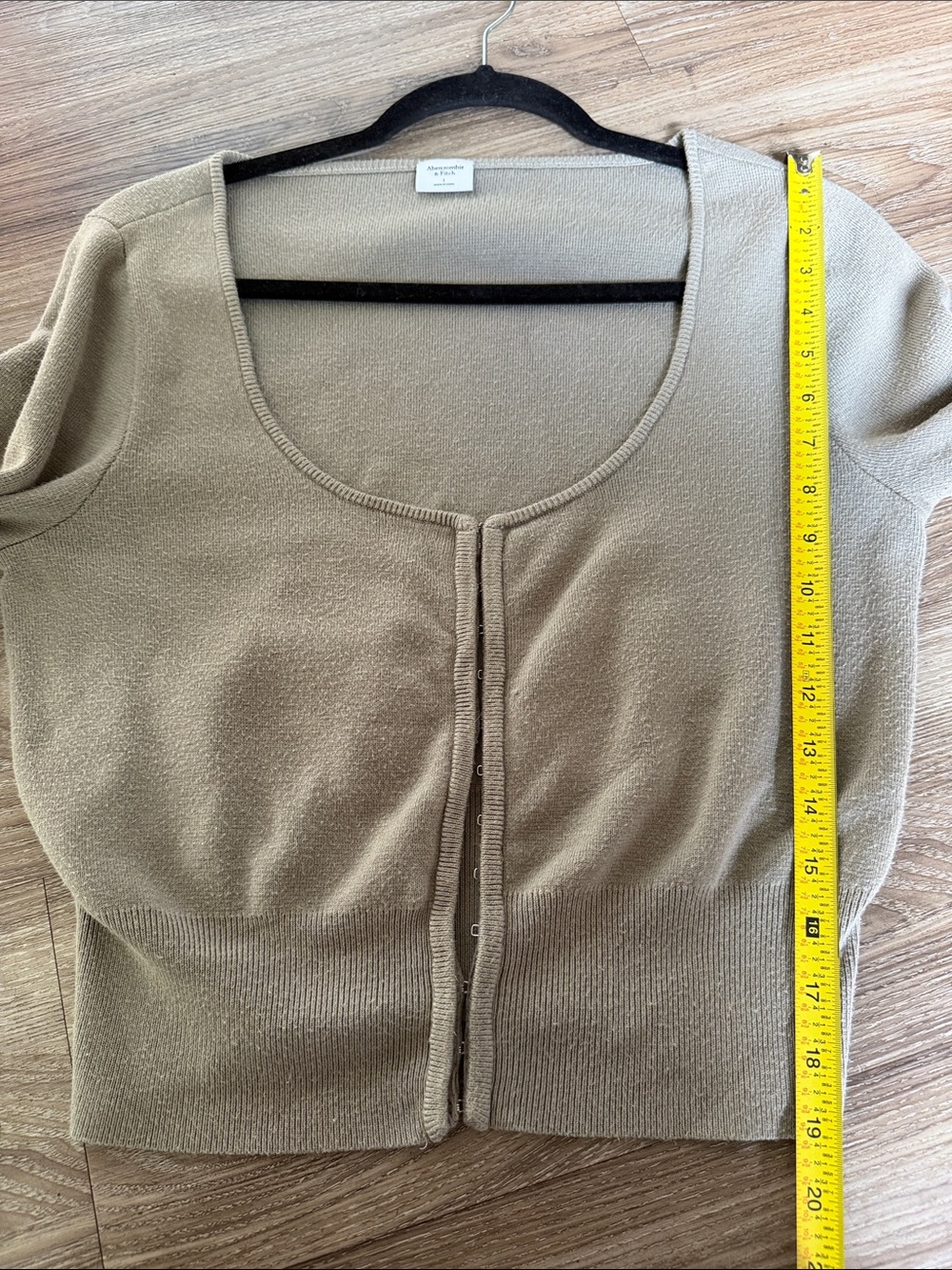 Abercrombie and Fitch Cropped Hook Cardigan Size: L - Picture 8 of 8